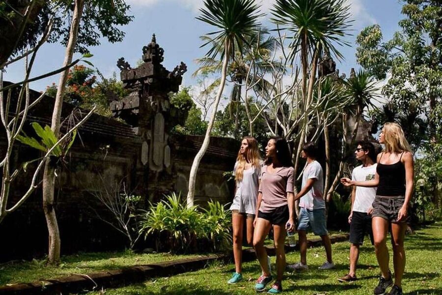 From Ubud: 3-Hour Tropical Trek and Taro Village Tour - Lunch gives the short tour a satisfying finish