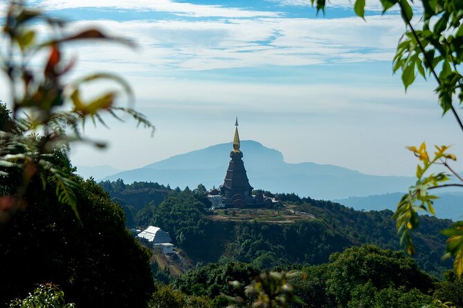 Full-Day Doi Inthanon National Park Tour with Trek and Pagodas - Leaving Chiang Mai at 7:30 am