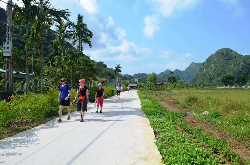 Fullday Trekking in Cat Ba National Park to Viet Hai Village - 3:00, kayaking, swimming, or taking a quiet break