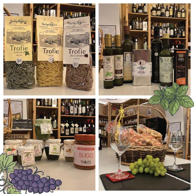 Genoa: Columbus Trail Urban Trekking with Wine & Local Tastings - Via Garibaldi and the grand center of Genoa