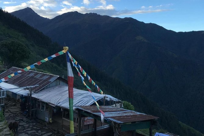 Goisankunda, Trek of the Holy Lakes - Day 6: Kutumsang to Chisapani at 2,215 meters