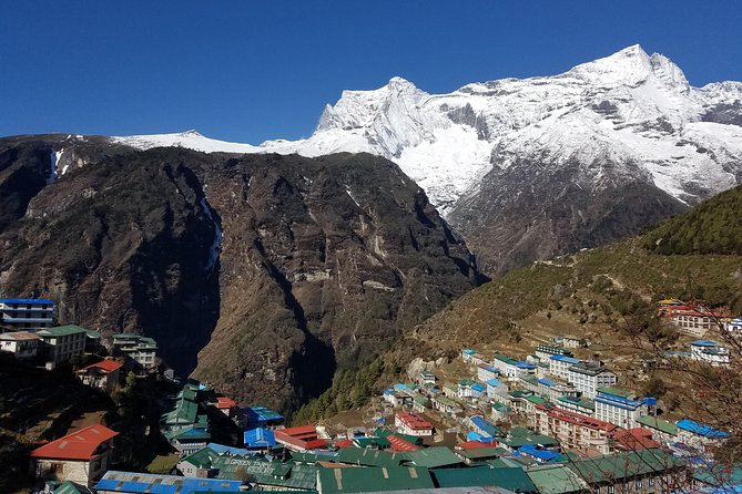 Gokyo Lakes and Gokyo Ri Trek - The Ngozamba Glacier leads into Gokyo Valley