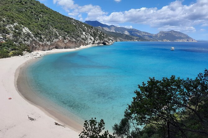 Guided hike to Cala Luna, the pearl of the Gulf of Orosei - Why Cala Luna is worth the effort