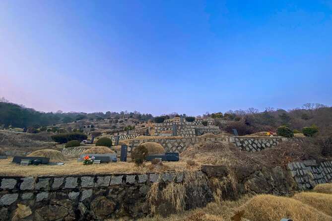 Korean Cemetery and Folklore Trek - Four hours in the mountains, with time to slow down
