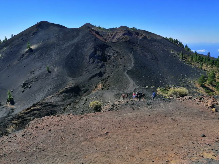 La Palma: Guided trekking tour to volcanoes south - Hoyo Negro and the start of the crater country