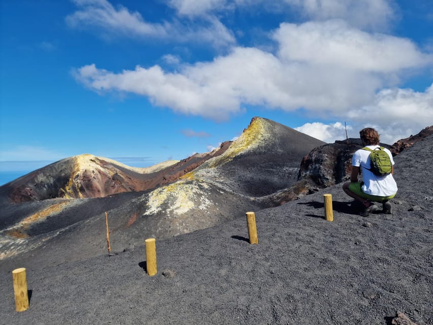 La Palma: Tajogaite Volcano Guided Trek - The 15-minute van ride to the trail
