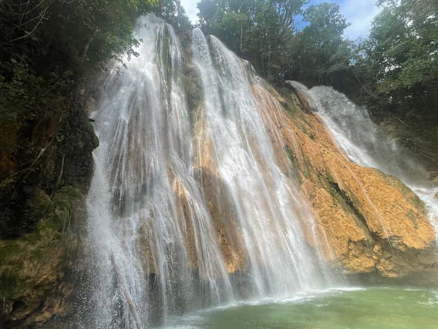 Las Terrenas: El Limón Waterfall Trekking Tour in Samana - A scenic pause before the waterfall