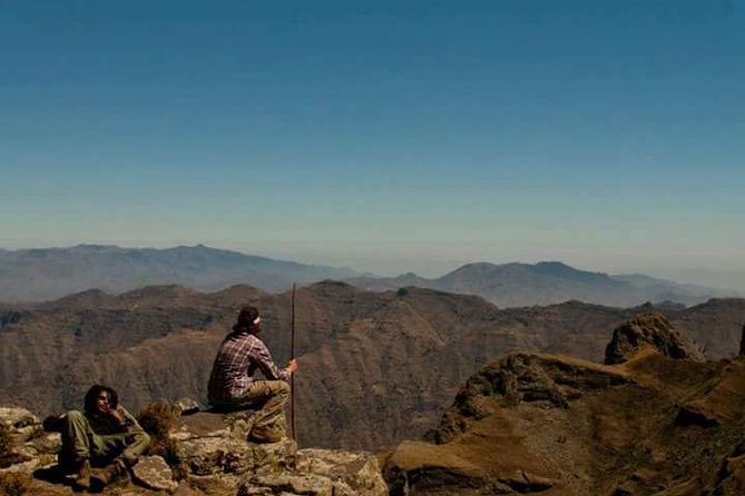 Lasta Mountains: Highland Eco Trekking Tour in Lalibela - Leaving Lalibela by an old mountain footpath