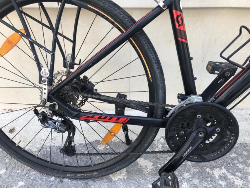Lecce: Bike Rental (City, Trekking, E-Bikes) - Choosing between a city bike, trekking bike, and e-bike