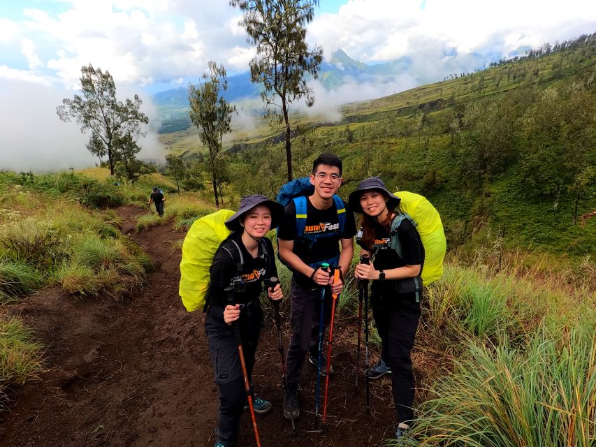 Lombok: Mount Rinjani 3-Day Trek with Summit and Lake - Should you choose the two-day or three-day route?