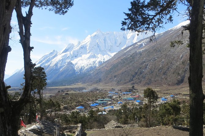 Manaslu Circuit Trek - 13 Days Nepal - Following the Budhi Gandaki River valley