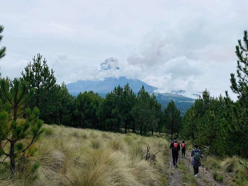 Mexico City: Guided Volcano Trek with Lunch - Clothing and fitness: take the altitude seriously