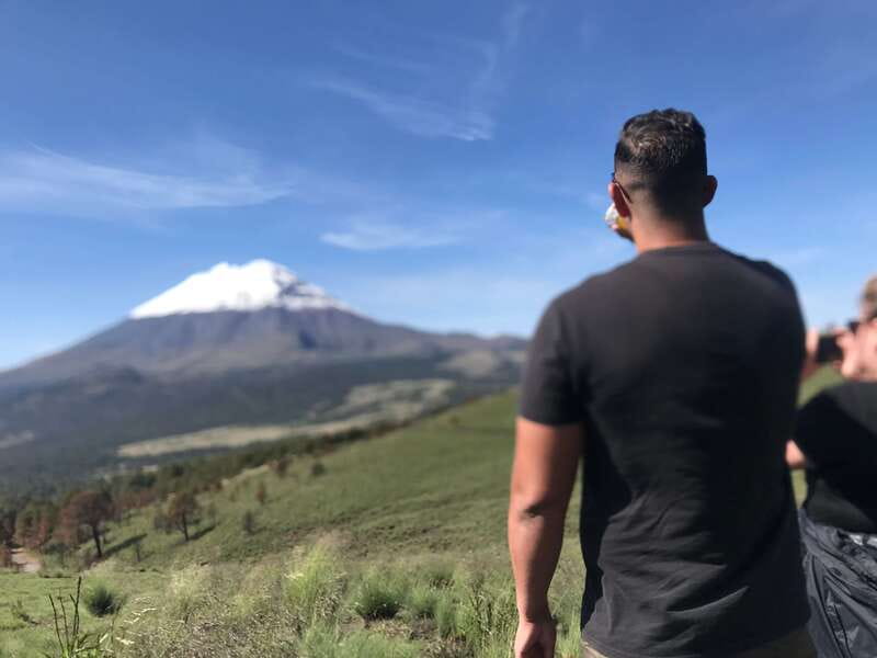 Mexico City: Guided Volcano Trek with Lunch - The guides are the strongest part of the day
