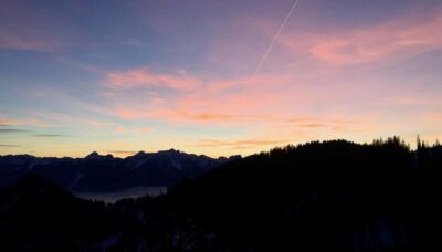 Montreux: Snowshoe Trek with Fondue and Wine