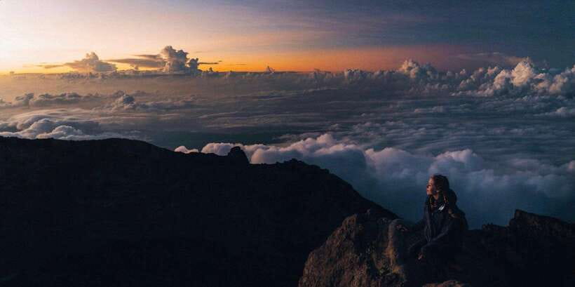Mount Abang Trekking - 4:30 a.m. at Pesawat Temple