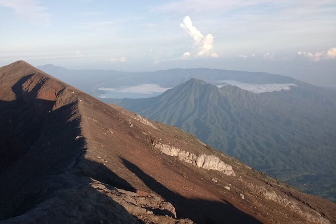 Mount Agung Sunrise Trekking Private Tours - Waiting for sunrise near the summit