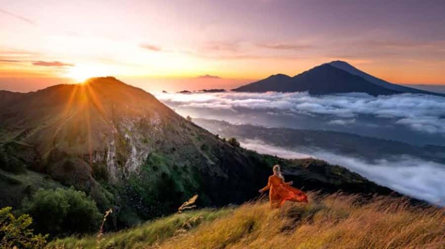 Mount Batur: Sunrise Dirt Bike Trek with Trained Riders - Sunrise above Lake Batur