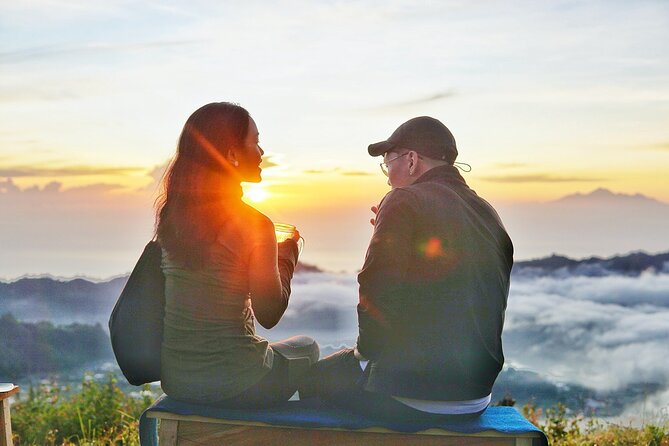Mount Batur Sunrise Trekking - All Inclusive - Watching the sky change from black to orange