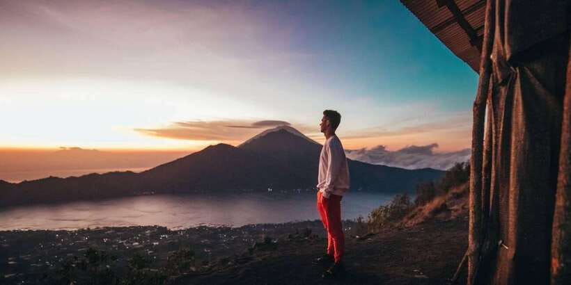 Mount Batur Sunrise Trekking Experience: Adventure & Beauty - A simple breakfast and safety briefing at Pineh Bali Tours