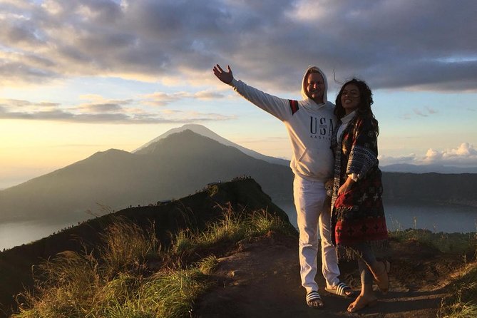 Mount Batur Sunrise Trekking Private Tour with Breakfast and Hotel Transfer - The 1:30 a.m. Pickup and Ride to the Trailhead