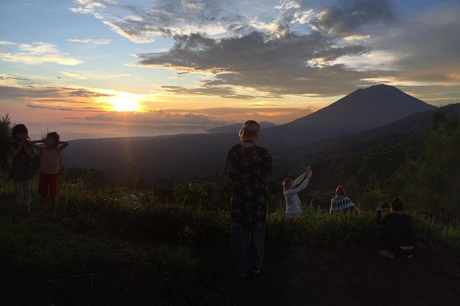 Mount Batur Trekking Sunrise Private Tour - Sunrise breakfast above Lake Batur