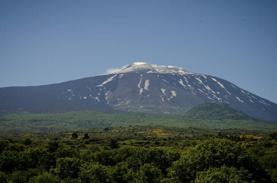 Mount Etna: North Upper Craters Guided Tour by 4x4 with Trek - Finishing among the 2002 buttonhole craters