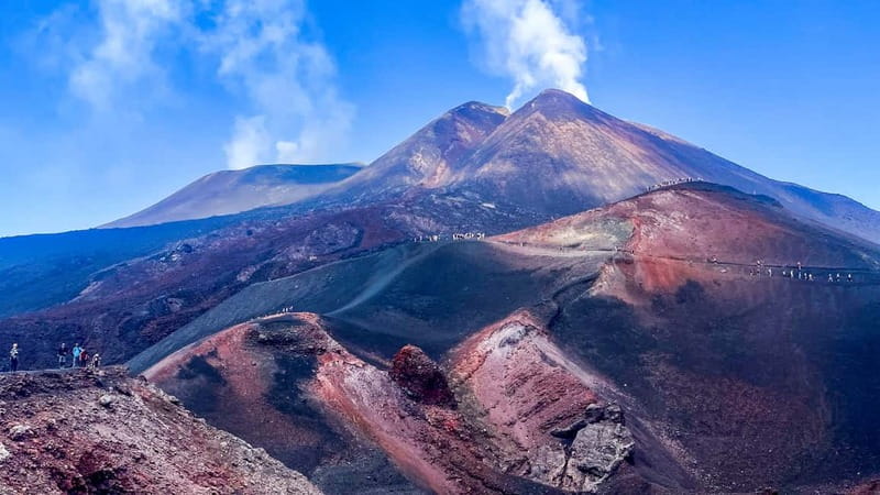 Mount Etna: Trek to 3000m with cable car and 4x4 - The five things to know before booking