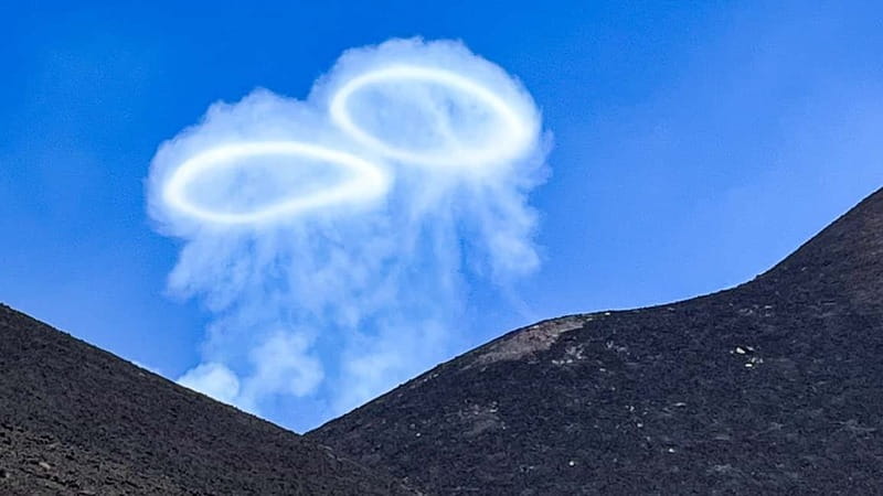 Mount Etna: Trek to 3000m with cable car and 4x4 - From Rifugio Sapienza to Etna’s upper slopes