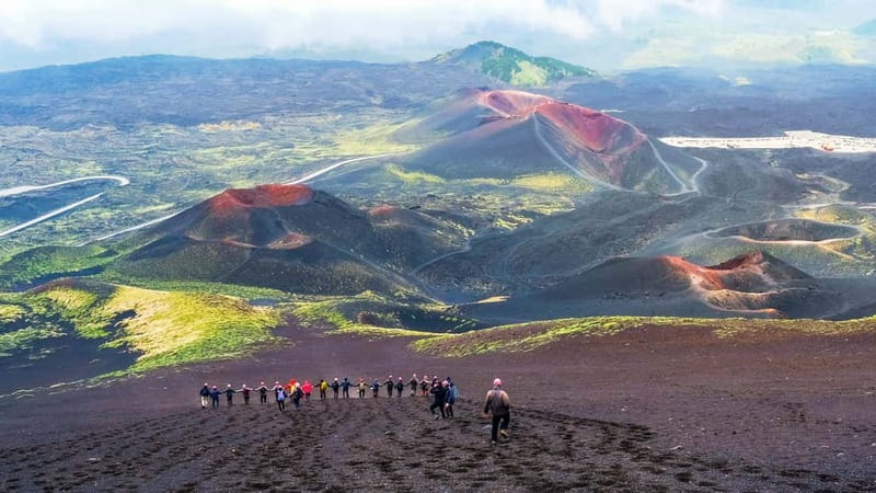 Mount Etna: Trek to 3000m with cable car and 4x4 - Inside a lava channel and beside the 2002 flow