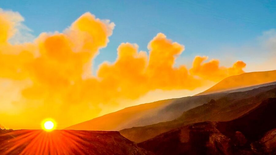 Mount Etna: Trek to 3000m with cable car and 4x4 - What the $65 price really buys you