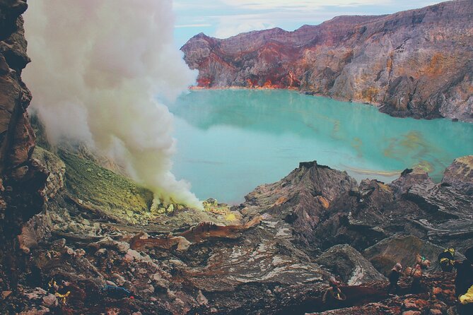 Mount Ijen Crater Trekking Tour from Bali - The 5 p.m. pickup and the long road west