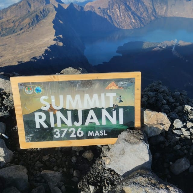 Mount Rinjani: 2-day 1-night Guided Summit Trek with Meals - Guides, porters, and the human side of the trek