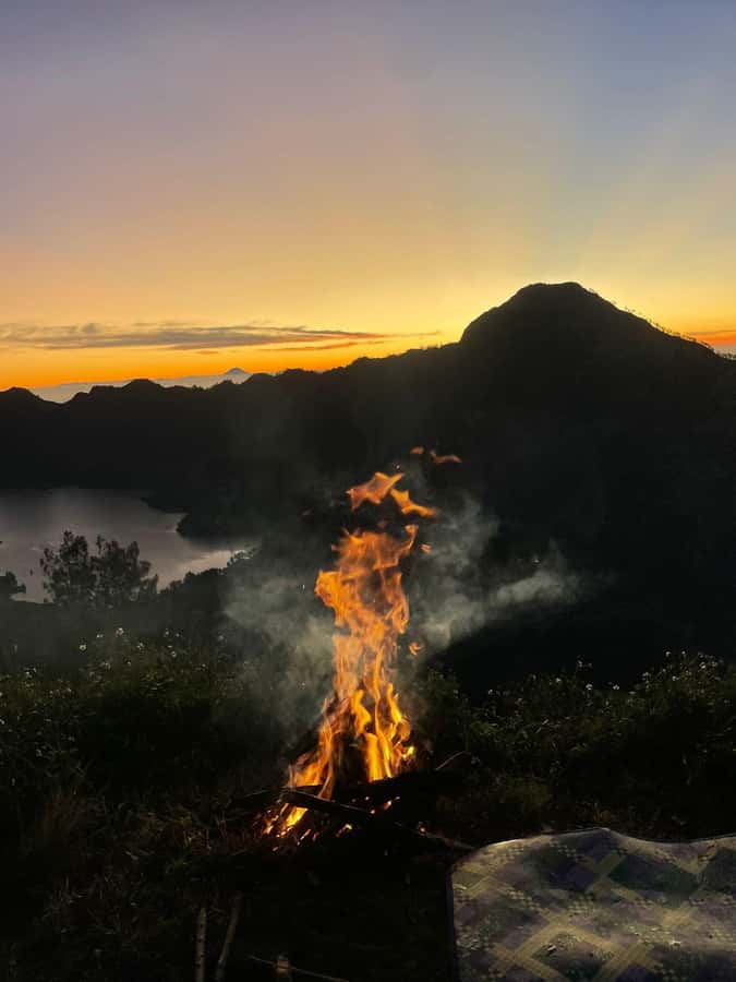 Mount Rinjani: 2D-1N Trekking Summit Sunrise Point Join Tour - Why this two-day Rinjani trek is appealing