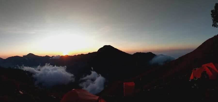 Mount Rinjani: 2D-1N Trekking Summit Sunrise Point Join Tour - The crew and service matter here