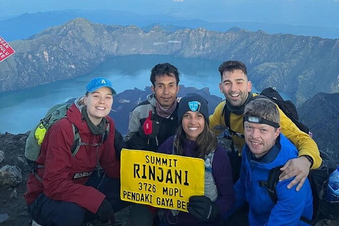 Mount Rinjani 2D 1N trekking to summit - Day one: Sembalun to the crater rim