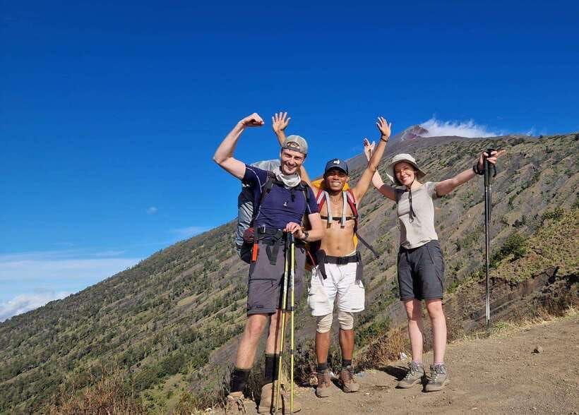 Mount Rinjani Climbing 2D/1N Summit Trek 3726M - Day one: Sembalun village to the crater rim