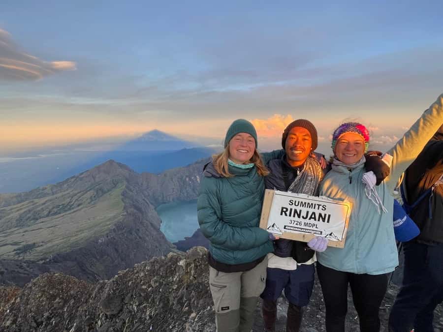 Mount Rinjani Trekking: 2D/1N Hike To Summit 3726m Full View - Starting at Sembalun before the climb