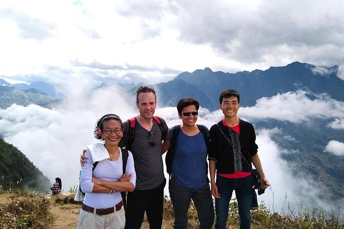 Mountain views and villages trek – 1 Day - Walking down to Ham Da village