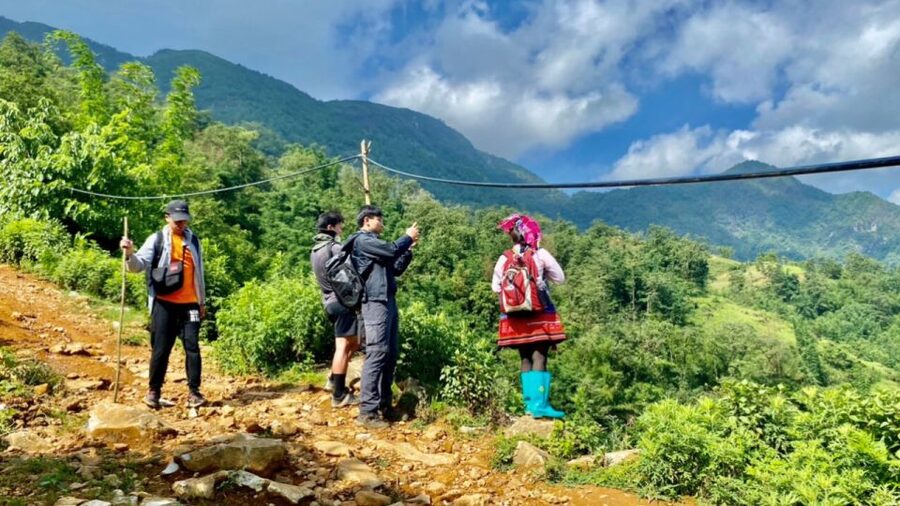 Mountain Views And Villages Trek - Down to Hang Da and its Black Hmong homes