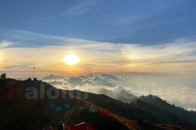 Mt Rinjani Trekking 2 Days 1 Night (Senaru Crater Rim) - Sleeping at Senaru Crater Rim