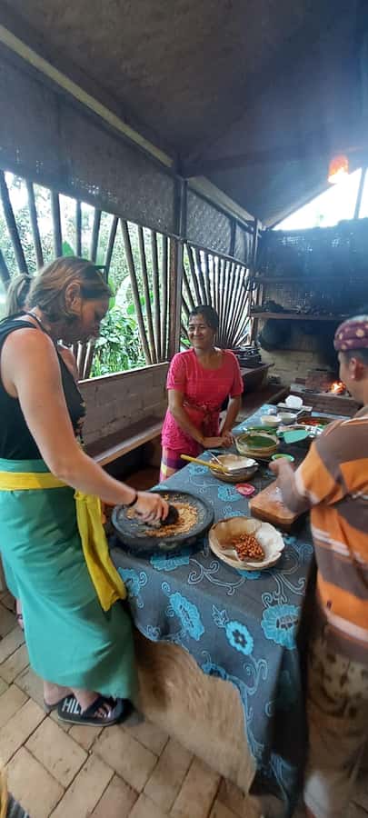 Munduk : Jungle Trekking,Canoeing,waterfall &authentic lunch - A traditional Balinese lunch