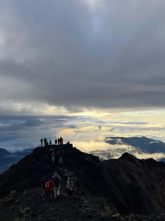 Oke Rinjani 2-Day Trek – Summit senaru Climb & Amazing Views - Day 1: Senaru forest to the 2,641-meter crater rim