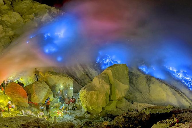 Overnight Mount Ijen Blue Fire Trek Tour From Bali (Private-All Inclusive) - Day one begins with Ulun Danu Beratan