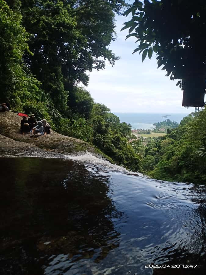 Padang: Lubuk Hitam Waterfall Guided Trekking Tour - Reaching Lubuk Hitam’s three levels