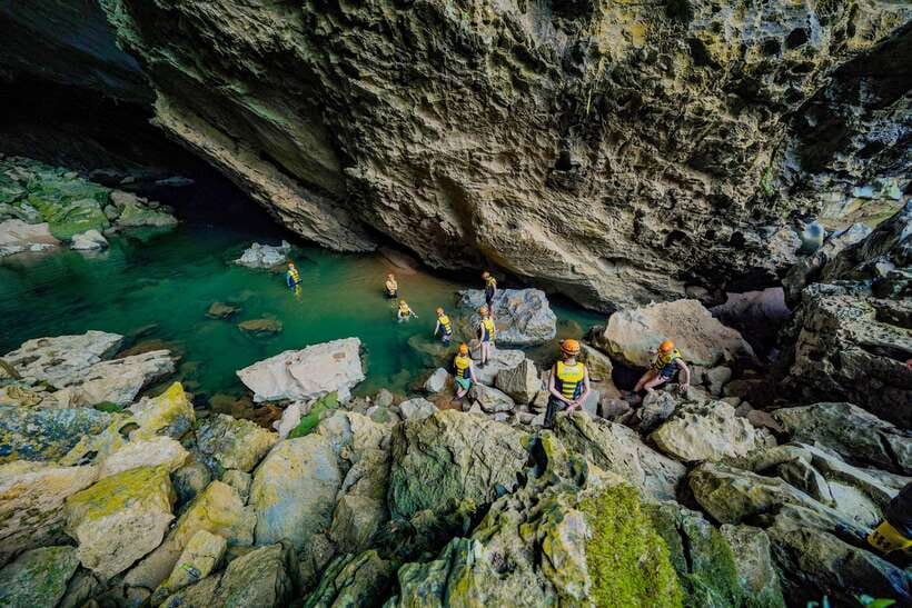 Phong Nha: ELEPHANT CAVE & MA DA VALLEY JUNGLE TREK 1D - Swimming into Tra Ang Cave