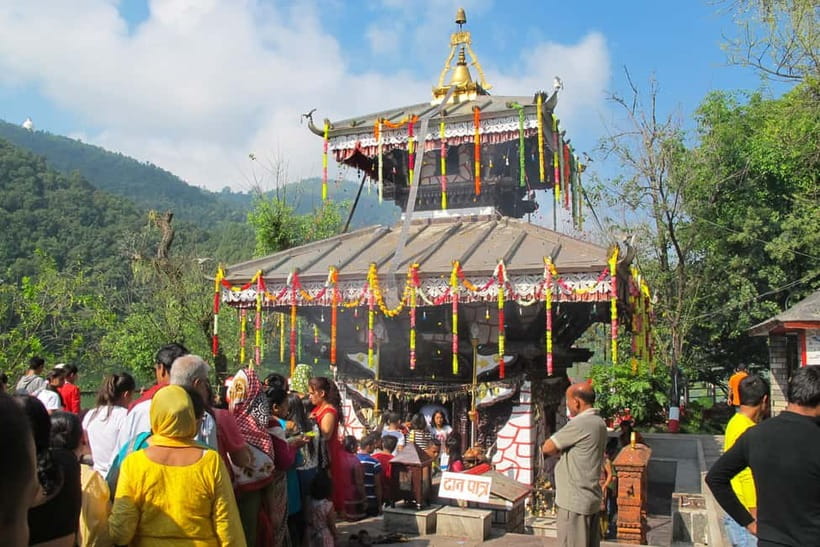 Pokhara: 1-Day World Peace Pagoda and Lord Shiva Statue Trek - Lunch after the main climb