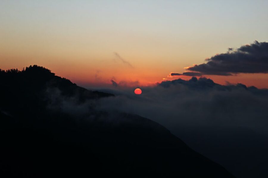 Pokhara:4-Day Ghorepani Poon Hill Guided Trek via Ghandruk - Day two: the Ulleri staircase to Ghorepani