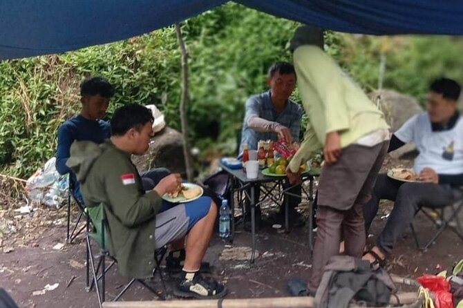 Popular Rinjani Trekking Tour Service To Summit For 2 Days Via Sembalun Trail - The summit push on day two