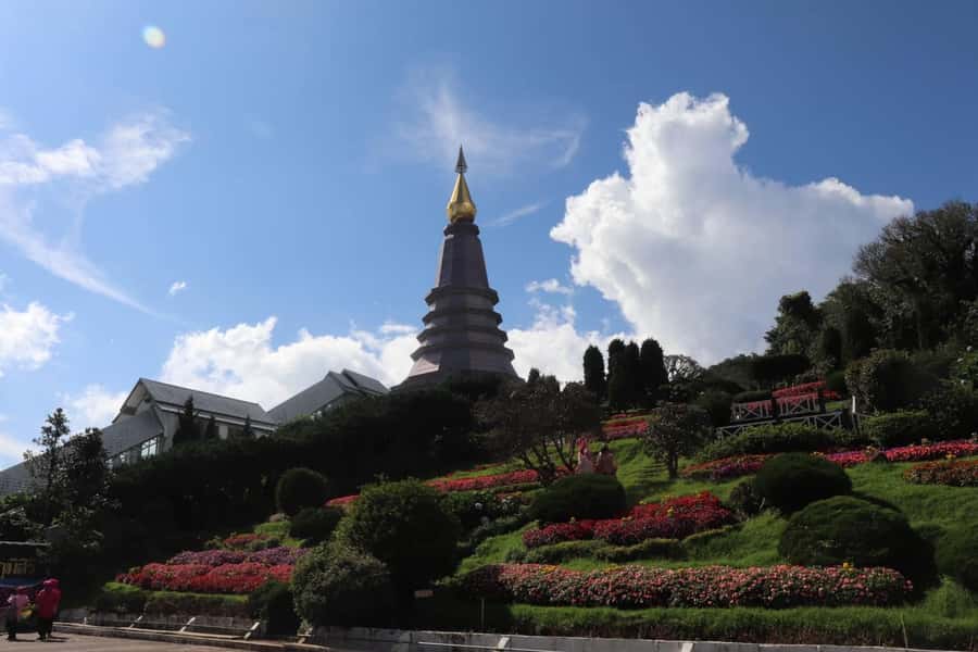 Private Doi Inthanon, Nature Trail, Wat Phra That Doi Kham - Mae Klang Luang and the taste of local coffee