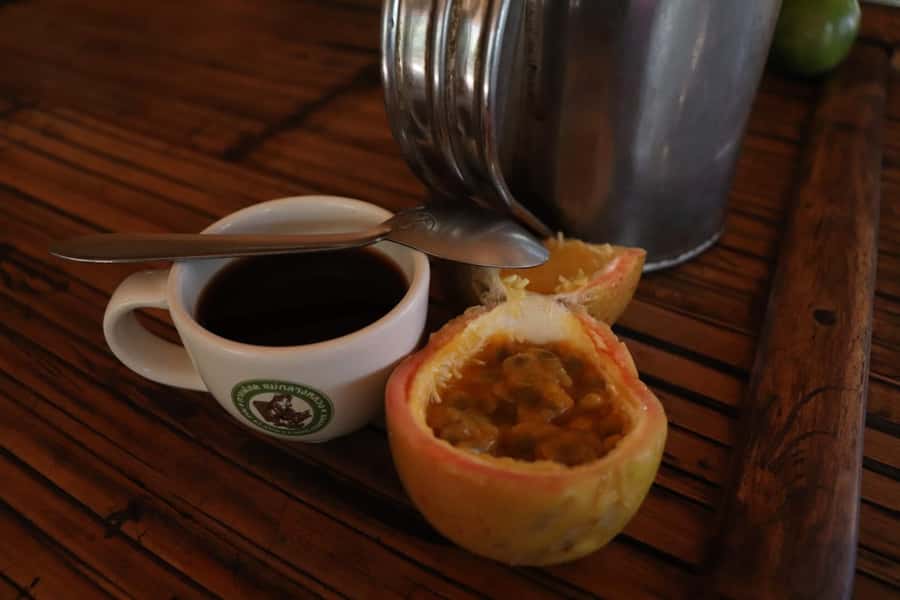 Private Doi Inthanon With Trekking Pha Dok Siew Nature Trail - Hmong Market and Wachirathan Waterfall